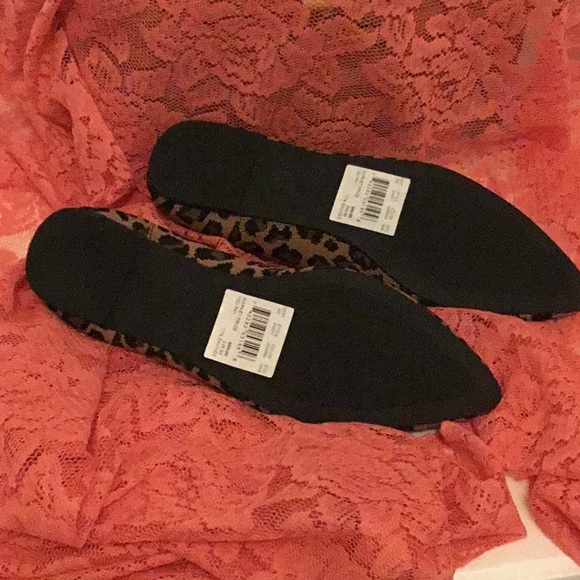 Gorgeous, MIAs - Picture 2 of 6